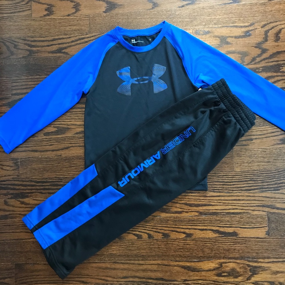 Boys size 5 Under Armour jogging suit